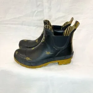 Joules Shoes Joules Womens Wellibob Short Welly Short Height Rain Boot In Bee Pattern Poshmark
